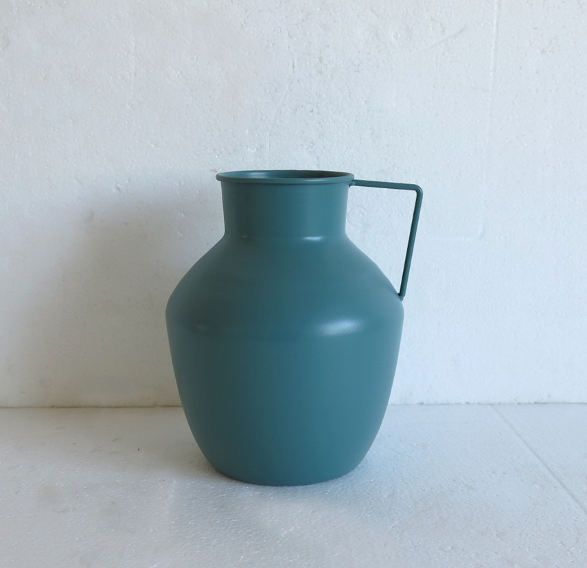 Iron vase KD-9540